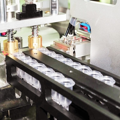 Tubo descartável mecânico da infusão que faz a máquina a linha de produção do equipamento médico