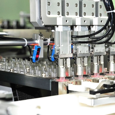 Tubo descartável mecânico da infusão que faz a máquina a linha de produção do equipamento médico