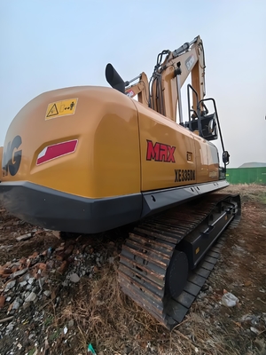 Excavadoras amarelas da XCMG na indústria da construção